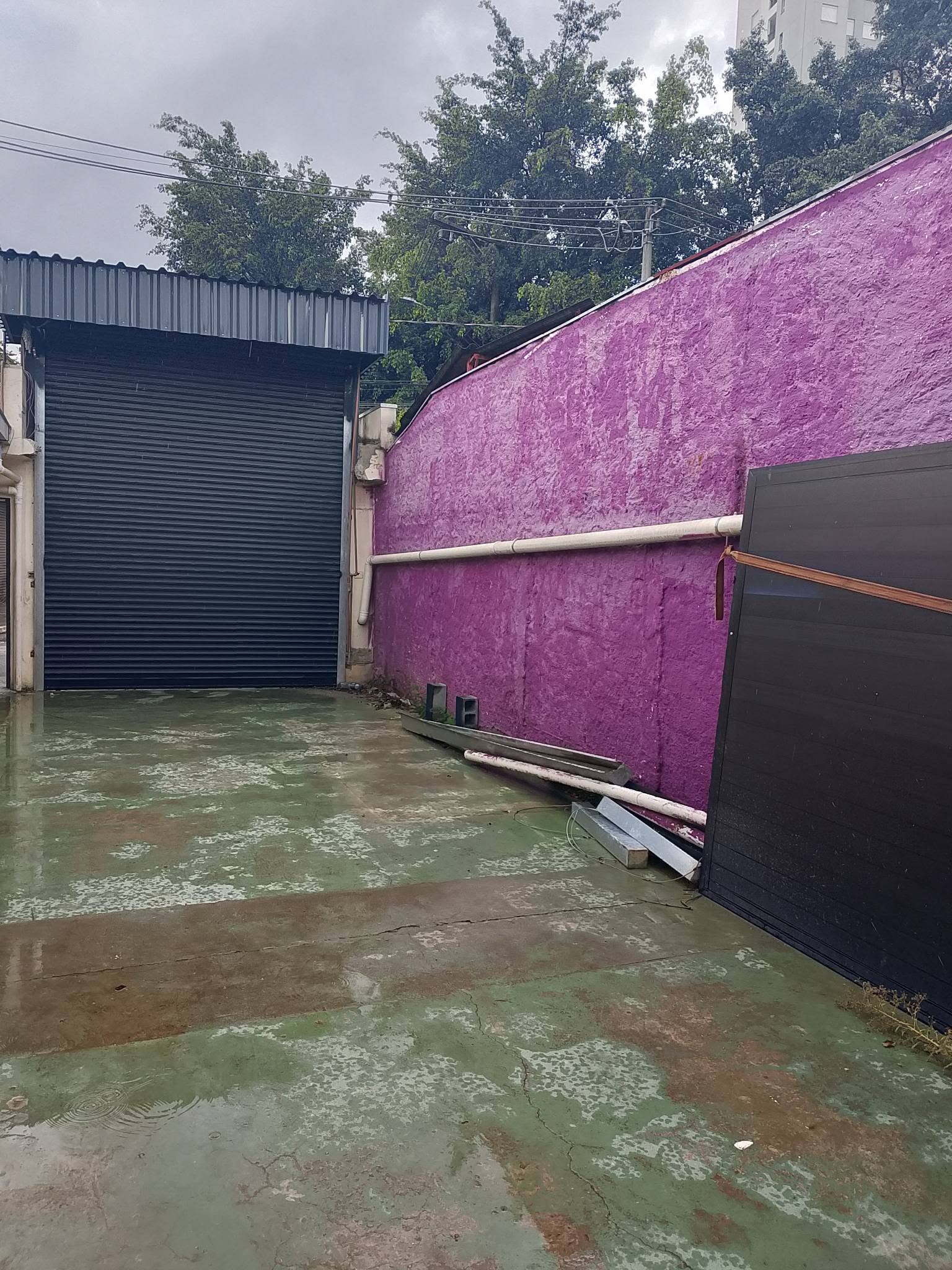 Salão comercial com área fabril no Jardim Tupanci