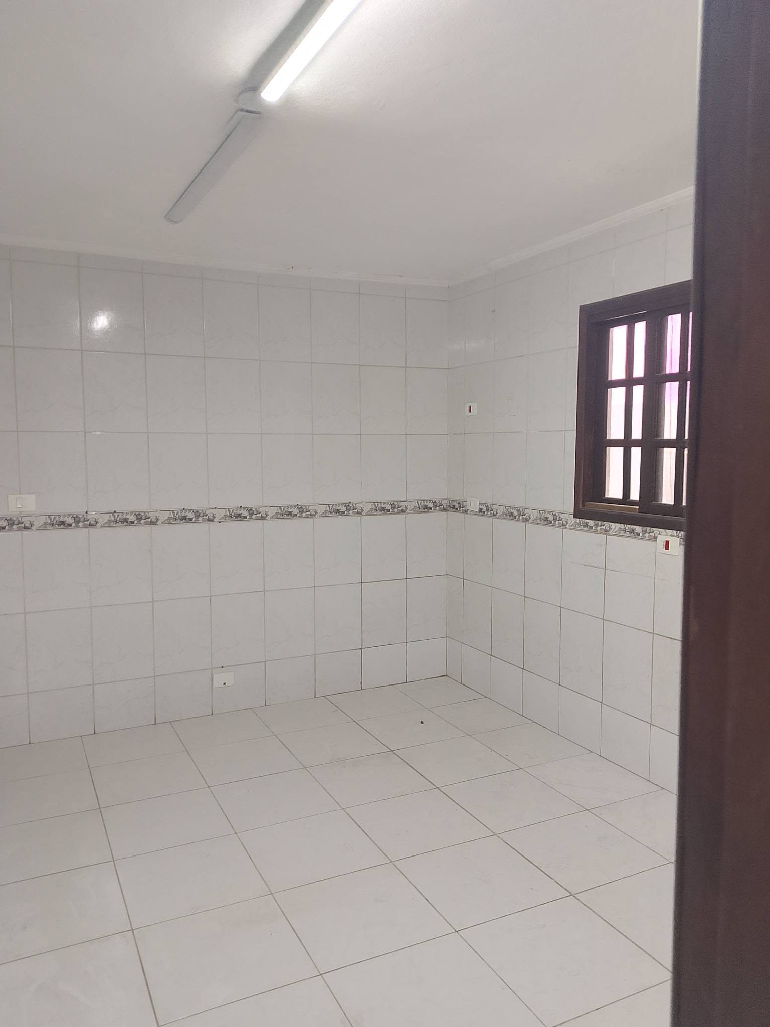 Salão comercial com área fabril no Jardim Tupanci