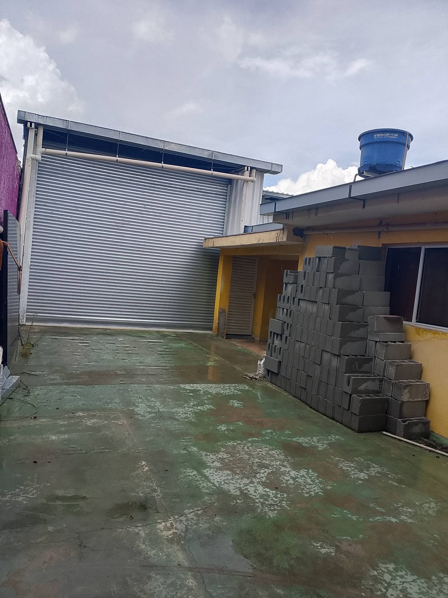 Salão comercial com área fabril no Jardim Tupanci